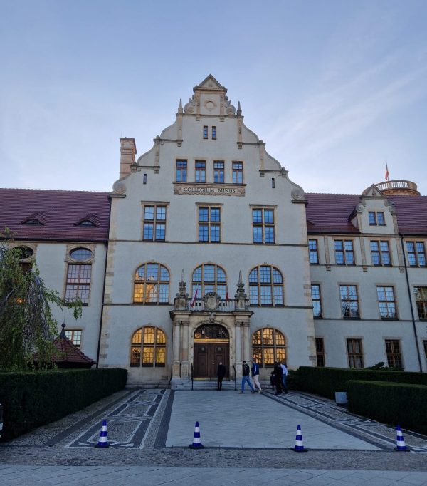 UAM
